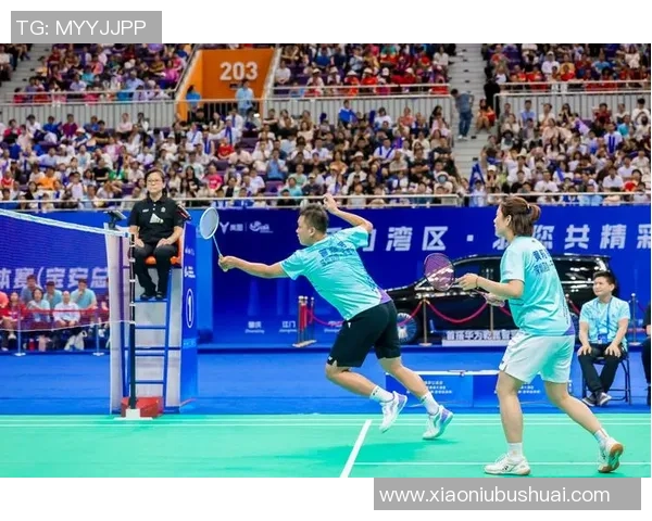 重庆羽毛球队在全国锦标赛积分榜上以80分稳居第一名展现强劲实力